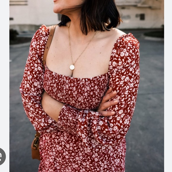 Reformation Cello Dress in flower girl red white floral print. Long sleeves - Picture 4 of 8